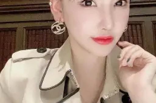 网红小英带货翻车比官网卖得还贵粉丝询问被直接禁言